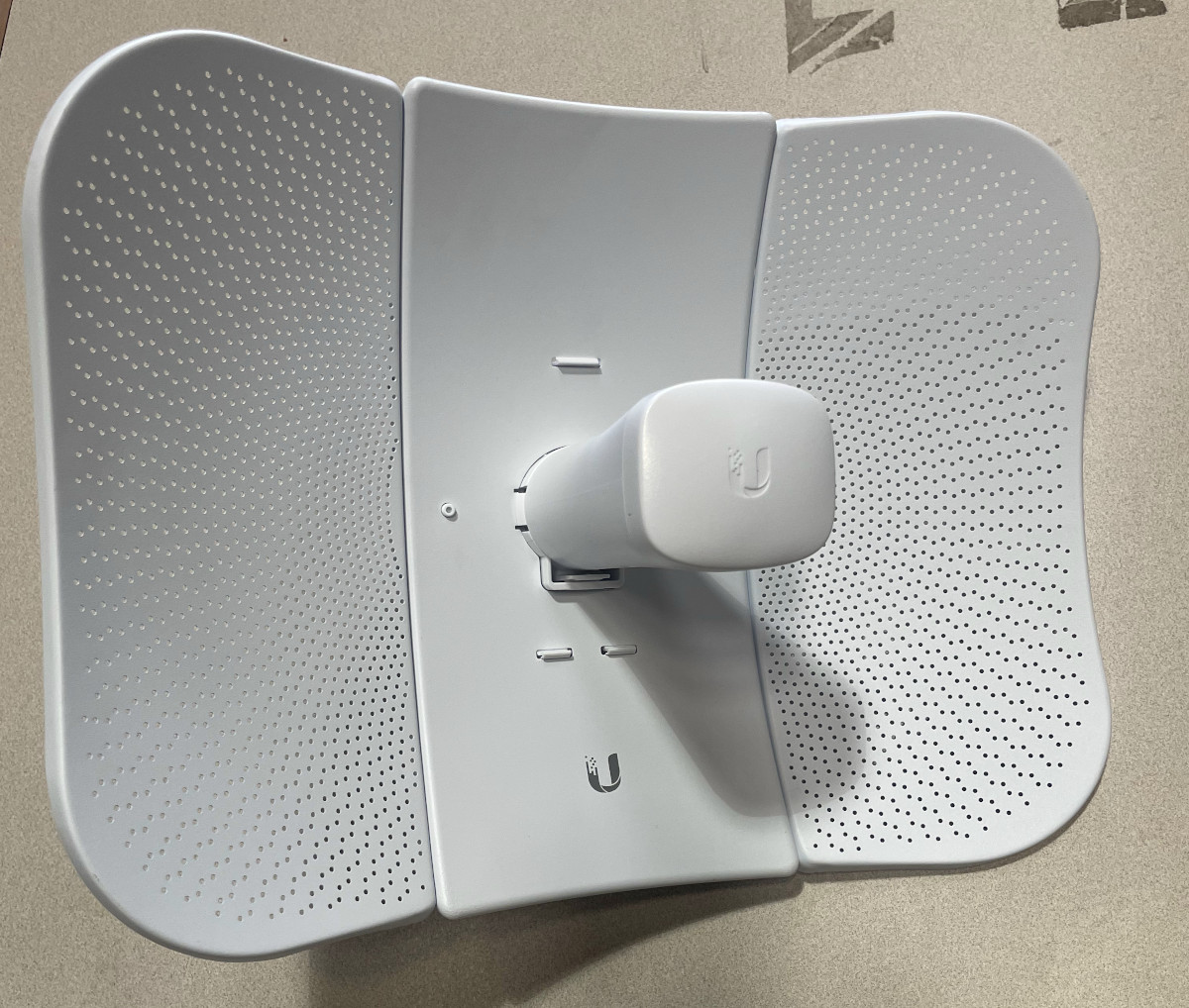 Antenna feed