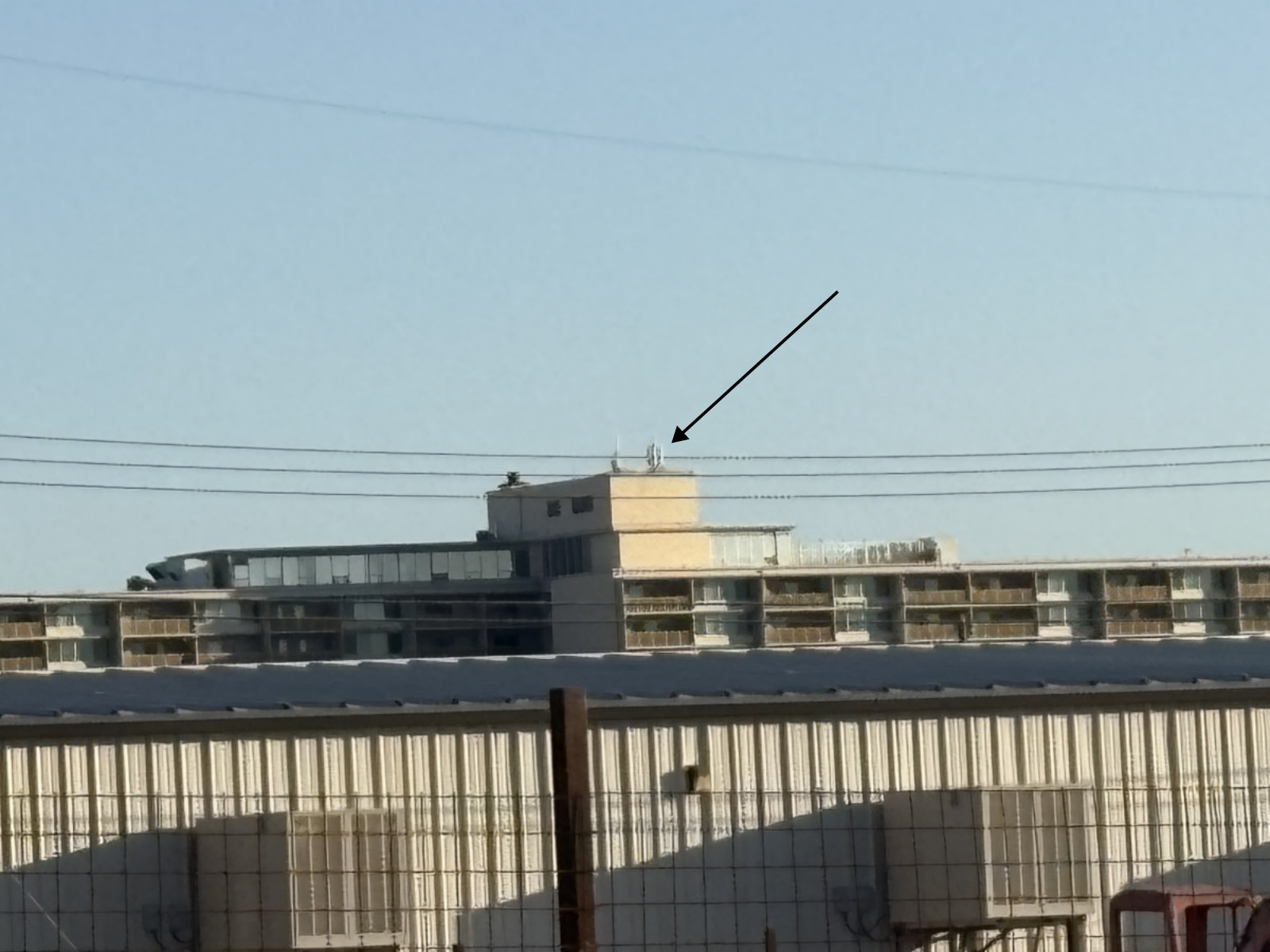 Tucson House rooftop antenna masts
